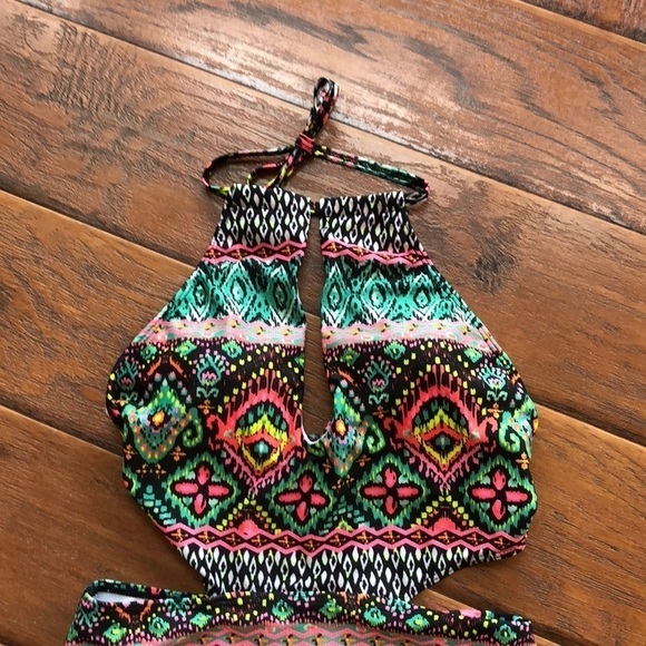 - - New Tempt Me One Piece Swimsuit - Size Small - Picture 4 of 9